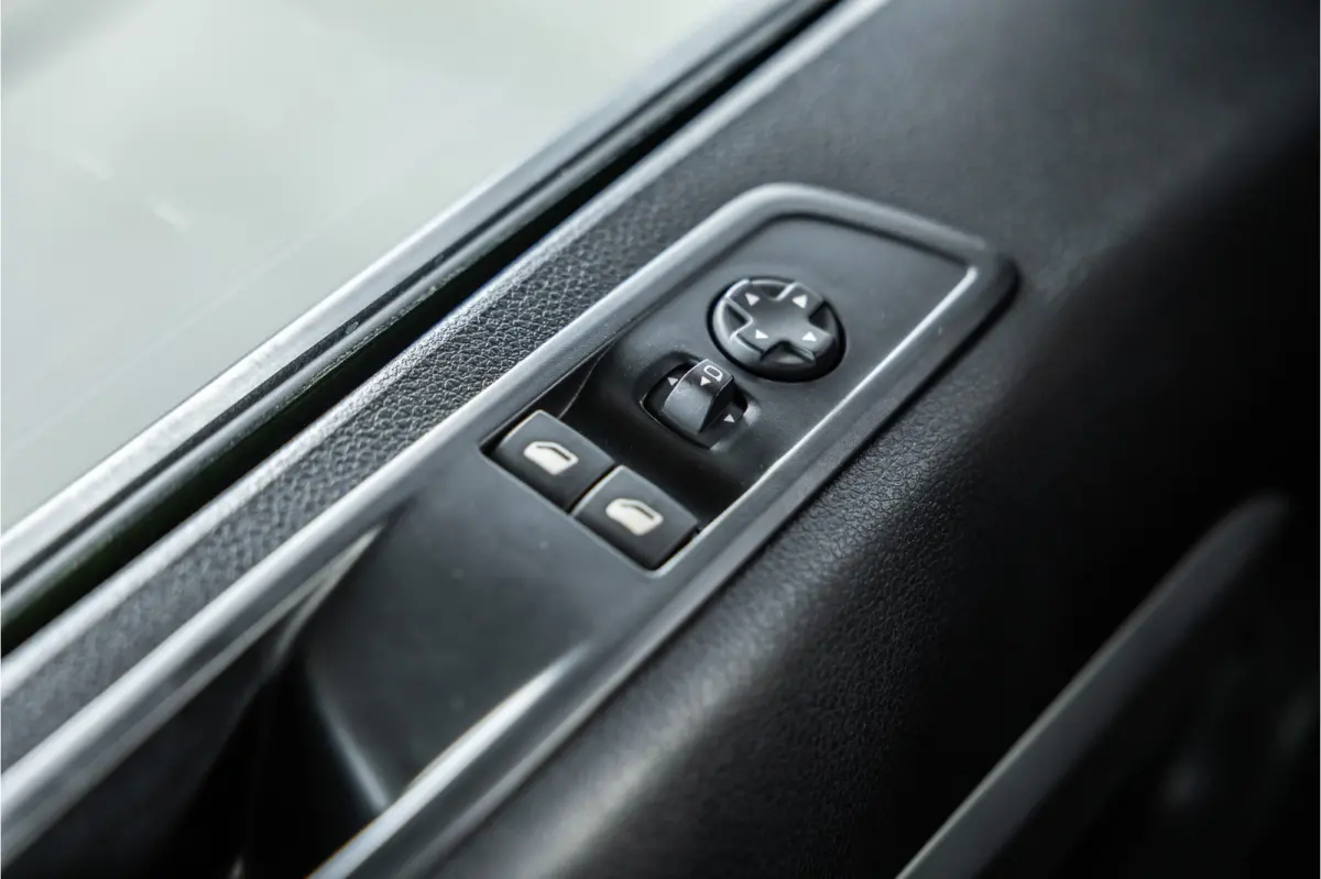 2.0 BlueHDi L3 DC | Dubbel cabine | Automaat | 6-Zitter | Navigatie | Camera | CarPlay | Dodehoek detector | Imperiaal | Trekhaak | F1 Flippers | Airco | BPM Vrij | Dealer onderhouden | Nieu