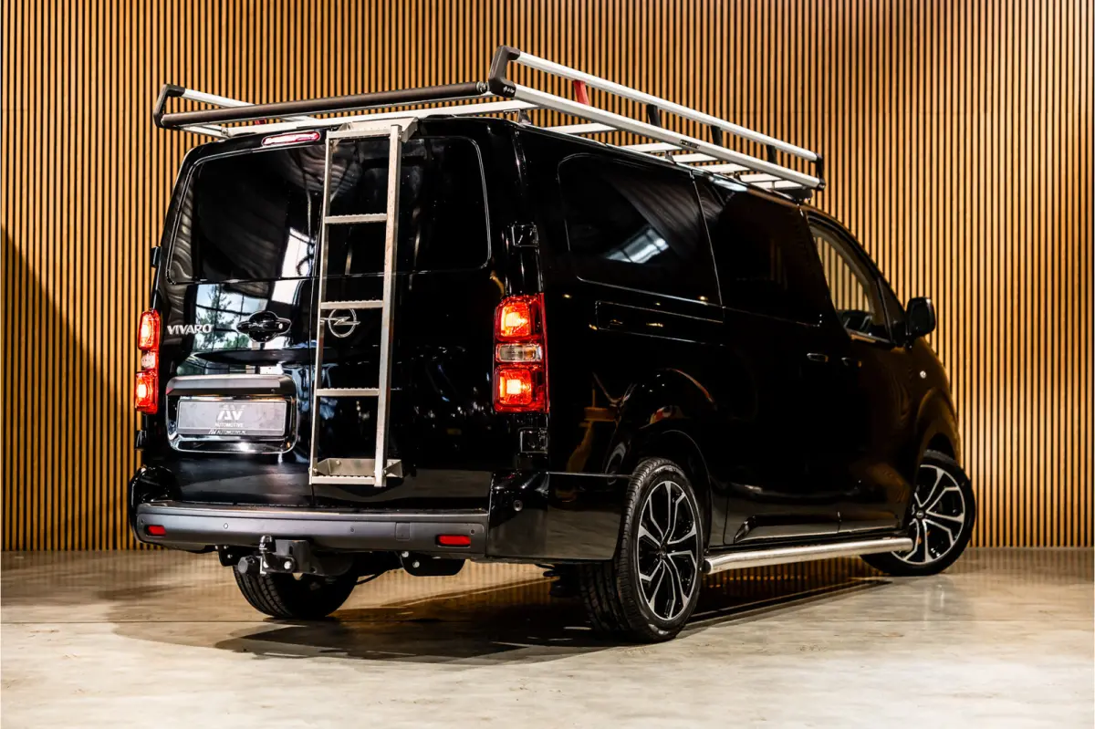 2.0 BlueHDi L3 DC | Dubbel cabine | Automaat | 6-Zitter | Navigatie | Camera | CarPlay | Dodehoek detector | Imperiaal | Trekhaak | F1 Flippers | Airco | BPM Vrij | Dealer onderhouden | Nieu