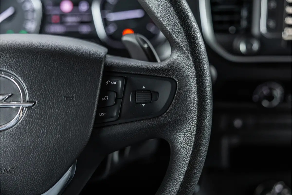 2.0 BlueHDi L3 DC | Dubbel cabine | Automaat | 6-Zitter | Navigatie | Camera | CarPlay | Dodehoek detector | Imperiaal | Trekhaak | F1 Flippers | Airco | BPM Vrij | Dealer onderhouden | Nieu