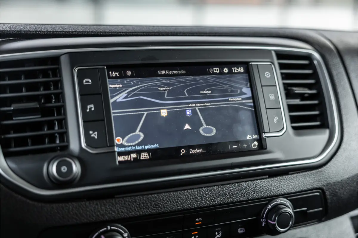 2.0 BlueHDi L3 DC | Dubbel cabine | Automaat | 6-Zitter | Navigatie | Camera | CarPlay | Dodehoek detector | Imperiaal | Trekhaak | F1 Flippers | Airco | BPM Vrij | Dealer onderhouden | Nieu