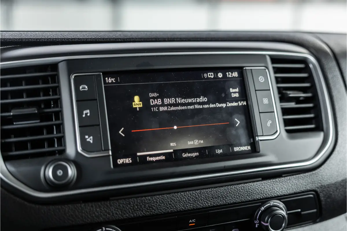 2.0 BlueHDi L3 DC | Dubbel cabine | Automaat | 6-Zitter | Navigatie | Camera | CarPlay | Dodehoek detector | Imperiaal | Trekhaak | F1 Flippers | Airco | BPM Vrij | Dealer onderhouden | Nieu