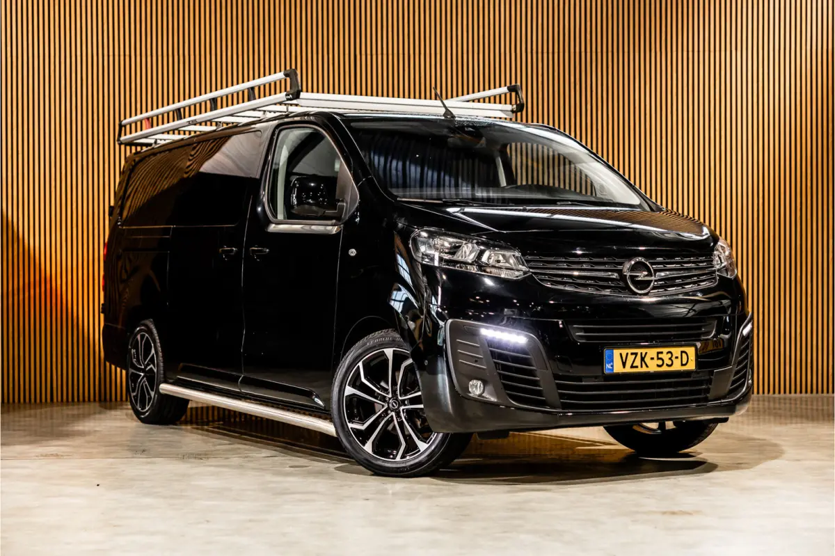 2.0 BlueHDi L3 DC | Dubbel cabine | Automaat | 6-Zitter | Navigatie | Camera | CarPlay | Dodehoek detector | Imperiaal | Trekhaak | F1 Flippers | Airco | BPM Vrij | Dealer onderhouden | Nieu