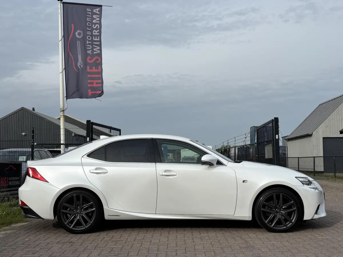 300h F Sport Line cruise leder camera keyless