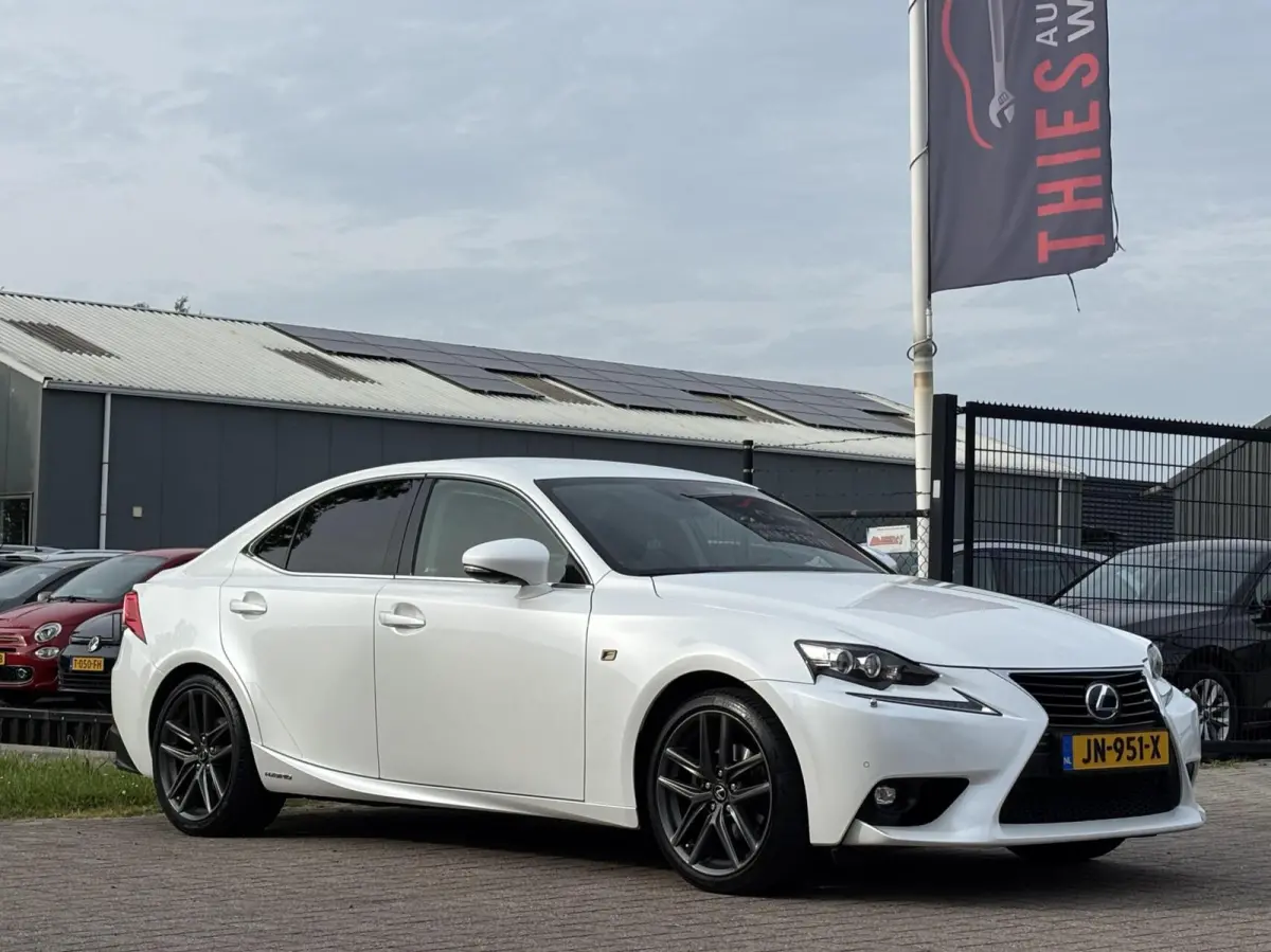 300h F Sport Line cruise leder camera keyless