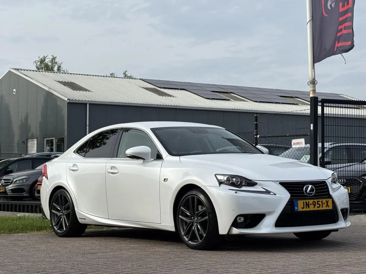 300h F Sport Line cruise leder camera keyless
