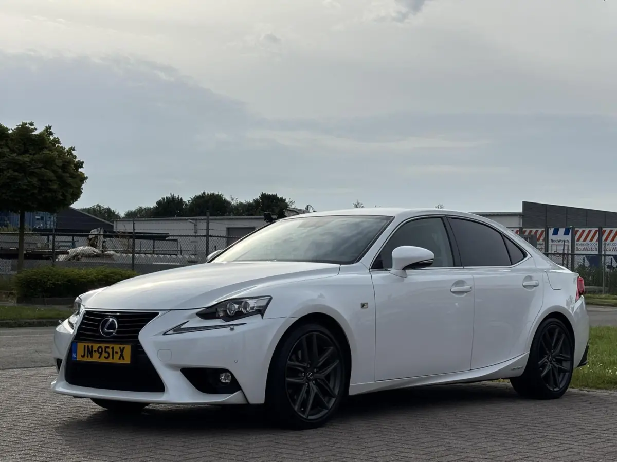 300h F Sport Line cruise leder camera keyless