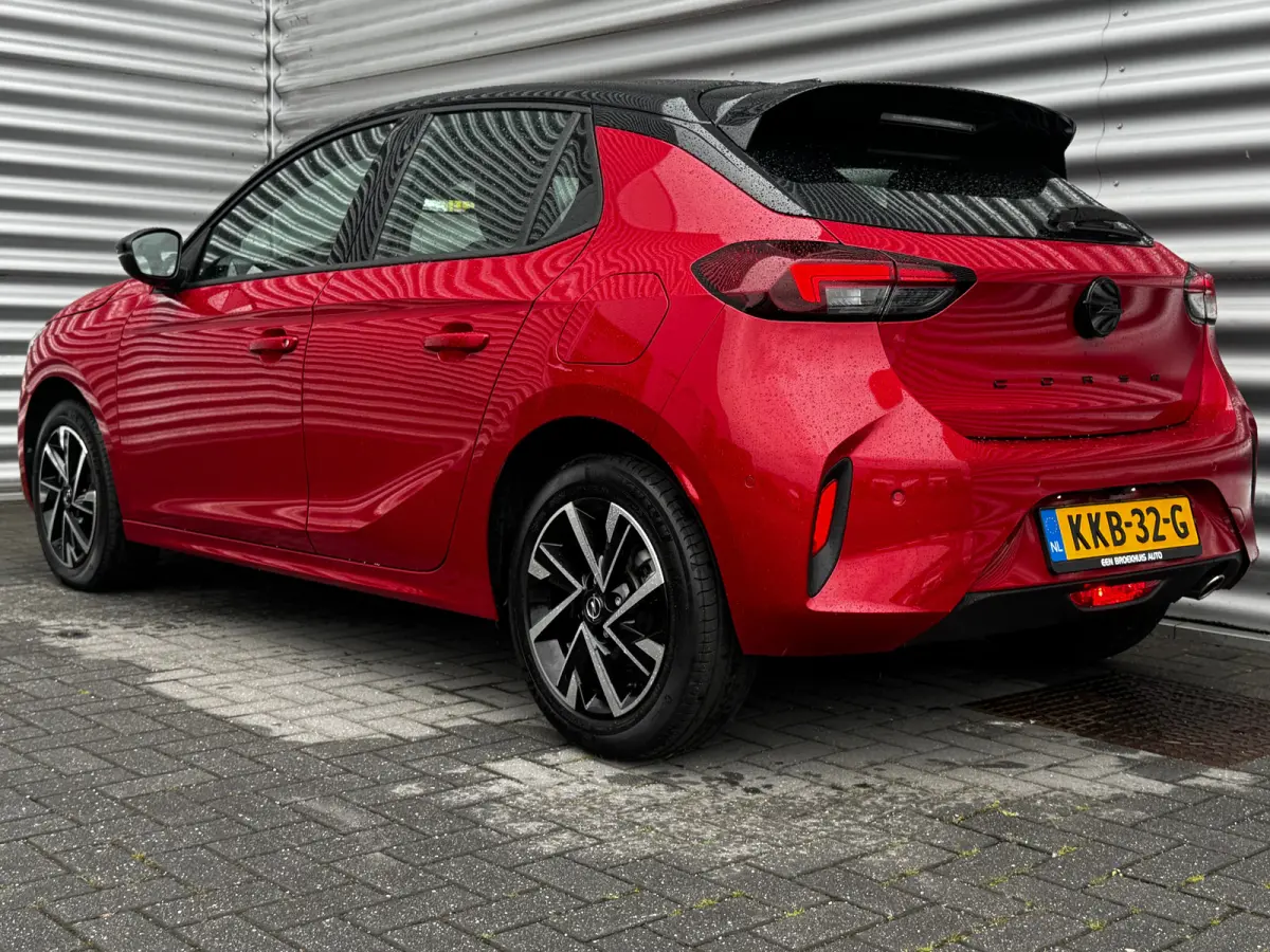 1.2 TURBO HYBRID 100PK GS AUTOMAAT / NAVI / LEDER / AIRCO / LED / PDC / 16" LMV / CAMERA / 1E EIGENAAR / NIEUWSTAAT !!