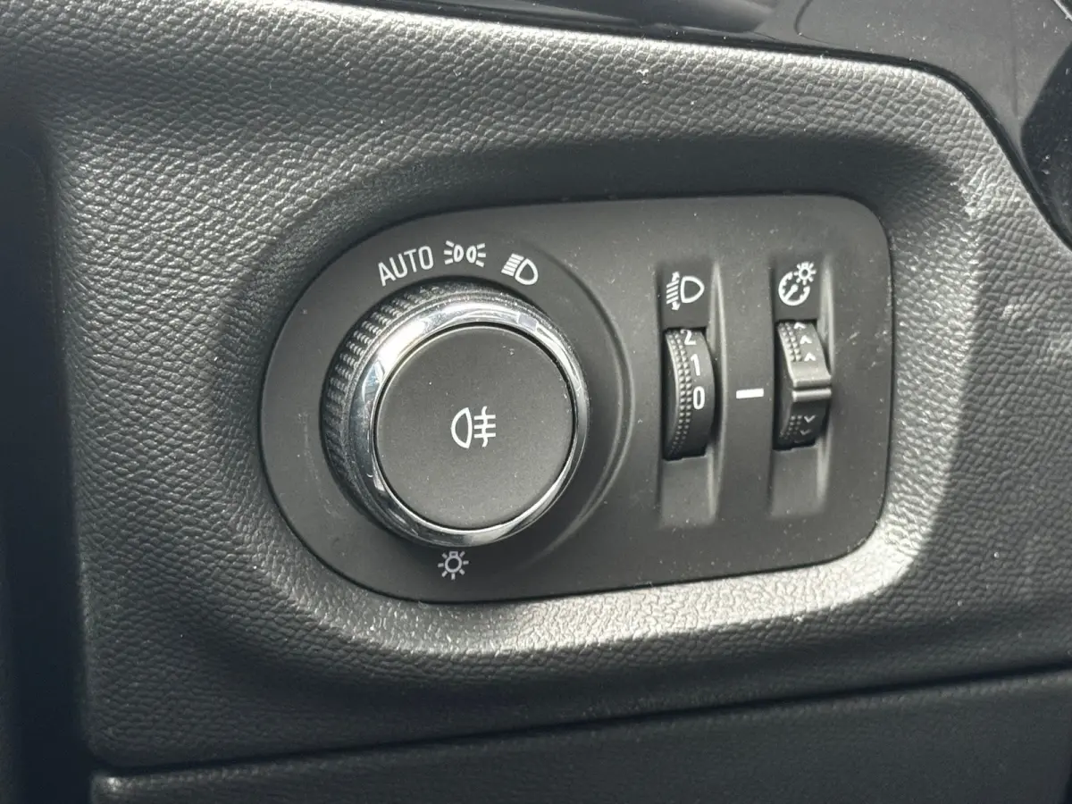 1.2 TURBO HYBRID 100PK GS AUTOMAAT / NAVI / LEDER / AIRCO / LED / PDC / 16" LMV / CAMERA / 1E EIGENAAR / NIEUWSTAAT !!