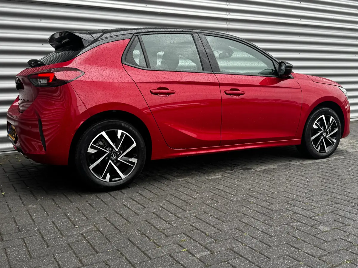 1.2 TURBO HYBRID 100PK GS AUTOMAAT / NAVI / LEDER / AIRCO / LED / PDC / 16" LMV / CAMERA / 1E EIGENAAR / NIEUWSTAAT !!