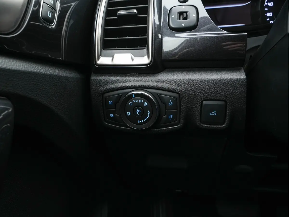 2.0 EcoBlue Wildtrak Supercab AWD Aut. *FULL-LED | LEATHER-ALCANTARA | ADAPTIVE-CRUISE | HEATED-COMFORTSEATS | CAMERA | KEYLESS | NAVI-FULLMAP | PRIVACY-GLASS | DAB+ | ECC | PDC | CRUISE | T