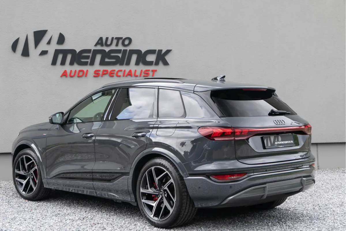 Quattro 100 kWh/ S-line/ Top View/ Bang & Olufsen Sound System/ Panoramadak/ Trekhaak/