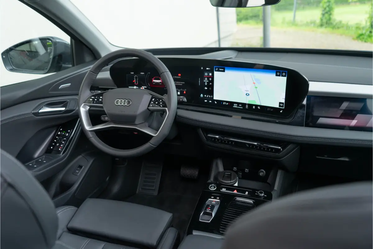 Quattro 100 kWh/ S-line/ Top View/ Bang & Olufsen Sound System/ Panoramadak/ Trekhaak/