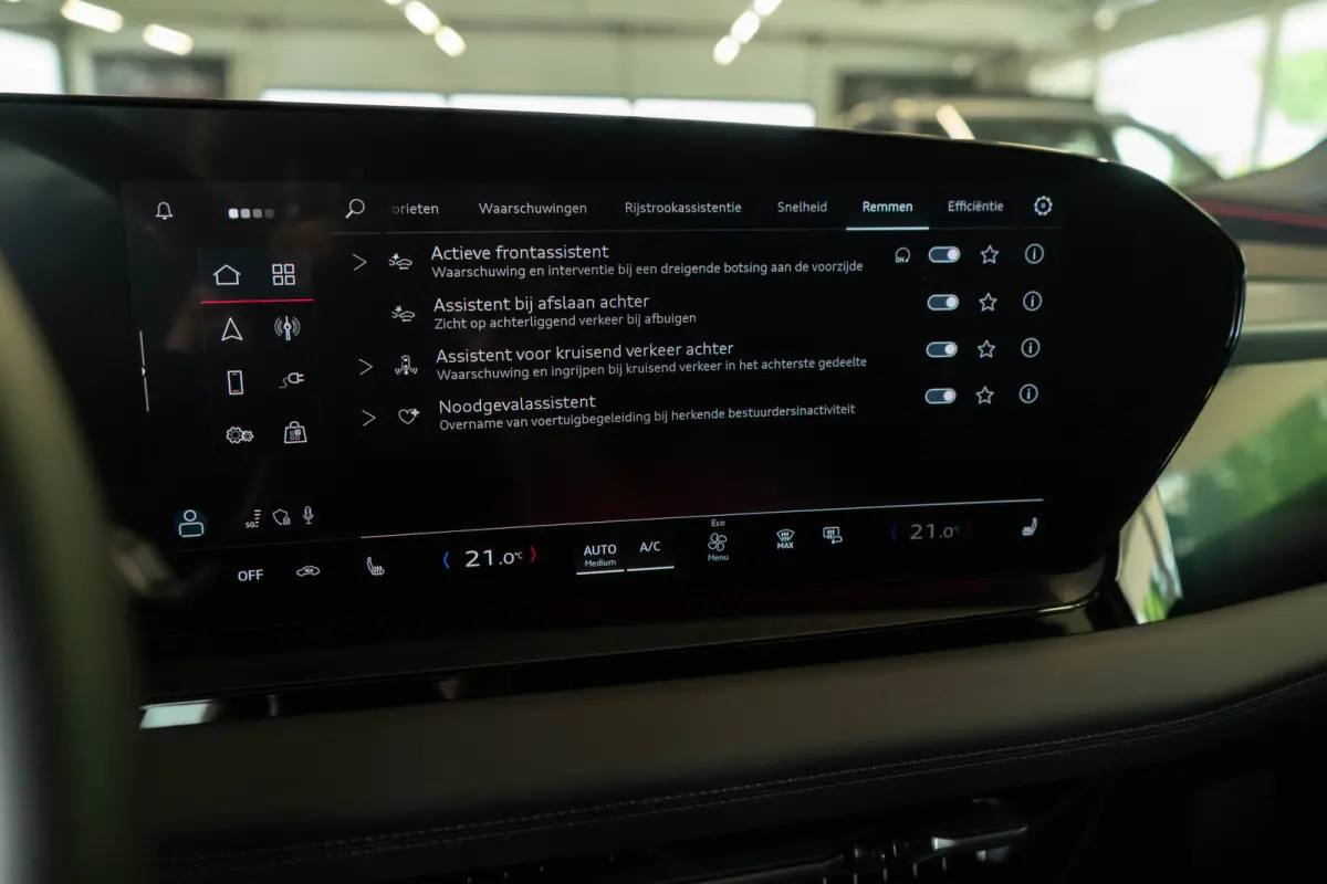 Quattro 100 kWh/ S-line/ Top View/ Bang & Olufsen Sound System/ Panoramadak/ Trekhaak/