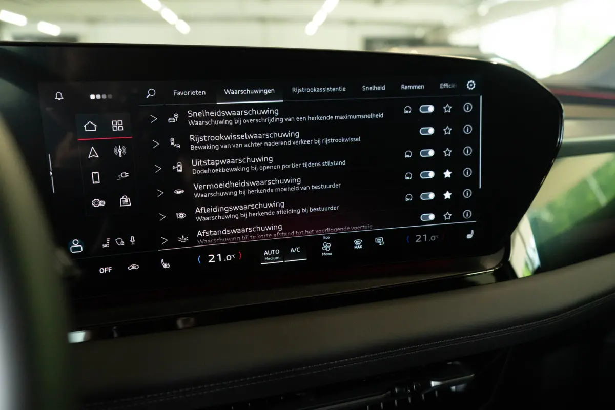 Quattro / S-line/ Top View/ B&O/ Panoramadak/ Trekhaak/ 100kWh Accu