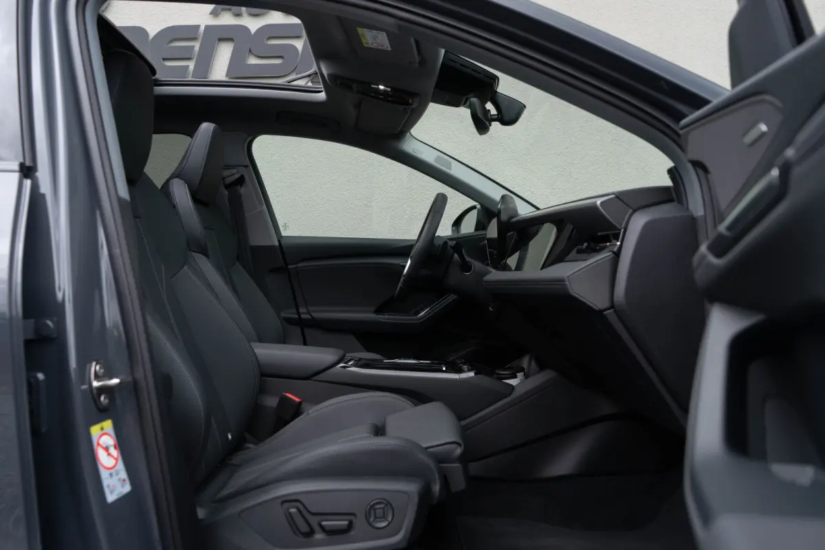 Quattro 100 kWh/ S-line/ Top View/ Bang & Olufsen Sound System/ Panoramadak/ Trekhaak/