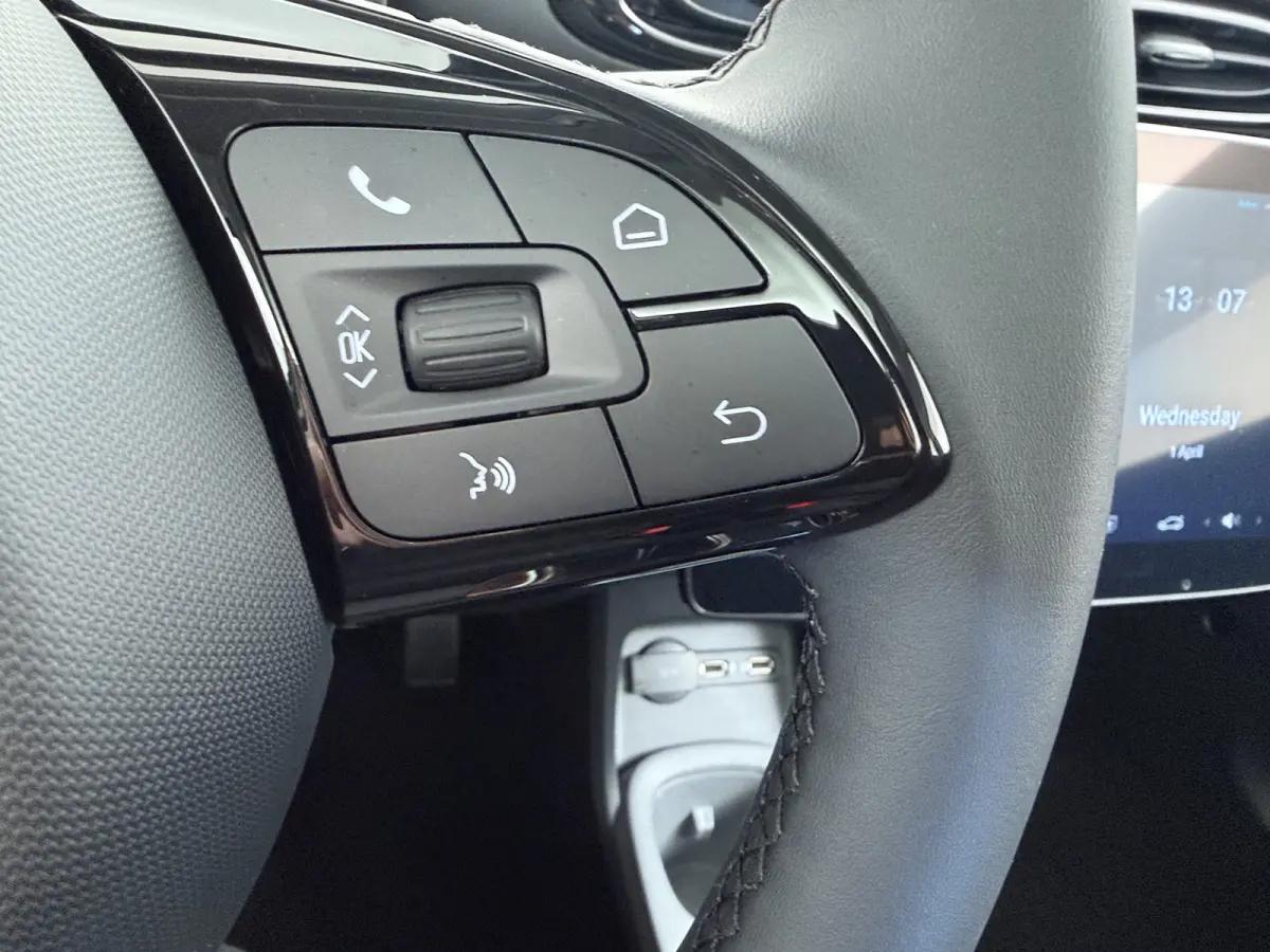 Design 37.3 kWh | 265km WLTP | DEMO | Private Lease v.a. 249,- | Netto bijtelling 105,- | Achteruitrijcamera | Cruise control adaptief | Dodehoek detectie