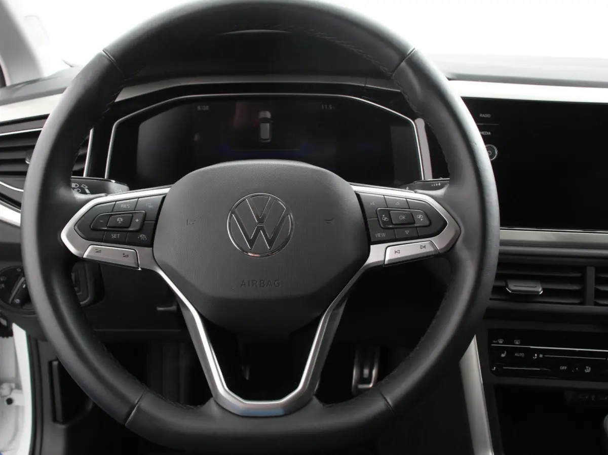 1.0 TSI Move Navigatie App Connect / Android Auto / Apple Carplay Climate Control Parkeer sensoren Lichtmetalen Velgen Dab Digitale Cockpit