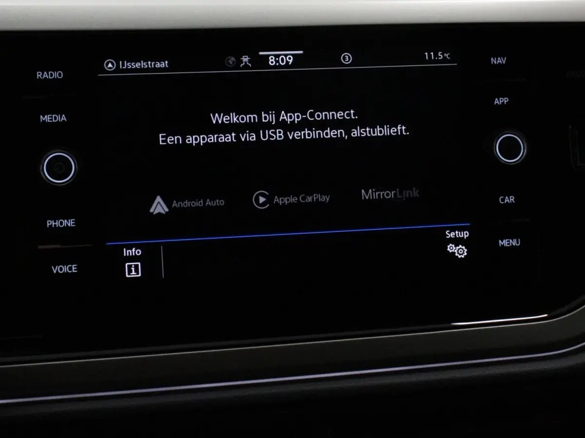 1.0 TSI Move Navigatie App Connect / Android Auto / Apple Carplay Climate Control Parkeer sensoren Lichtmetalen Velgen Dab Digitale Cockpit