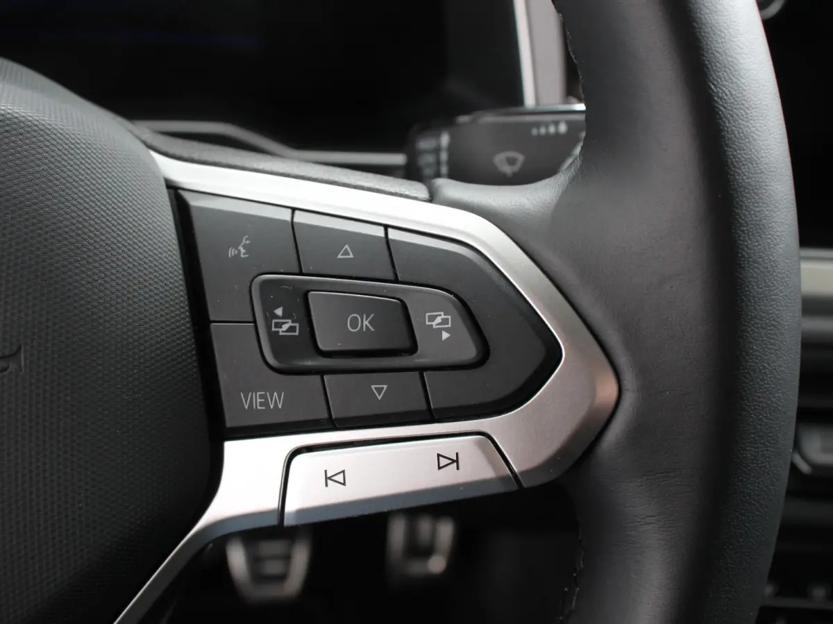1.0 TSI Move Navigatie App Connect / Android Auto / Apple Carplay Climate Control Parkeer sensoren Lichtmetalen Velgen Dab Digitale Cockpit