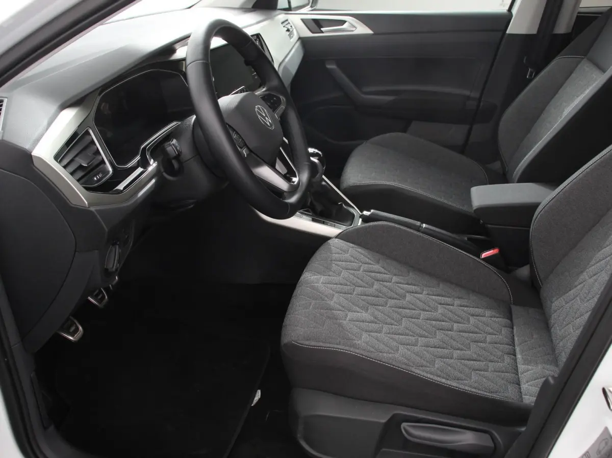 1.0 TSI Move Navigatie App Connect / Android Auto / Apple Carplay Climate Control Parkeer sensoren Lichtmetalen Velgen Dab Digitale Cockpit