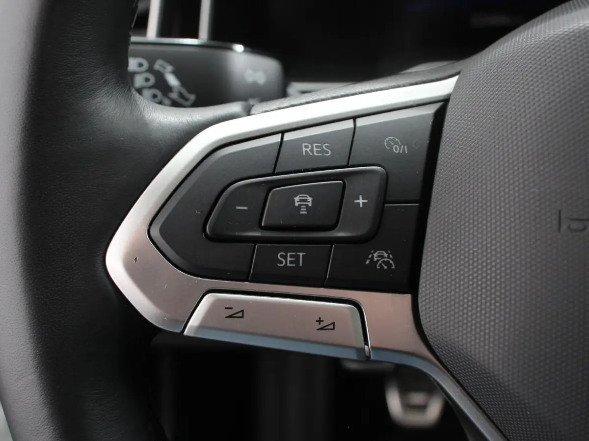 1.0 TSI Move Navigatie App Connect / Android Auto / Apple Carplay Climate Control Parkeer sensoren Lichtmetalen Velgen Dab Digitale Cockpit
