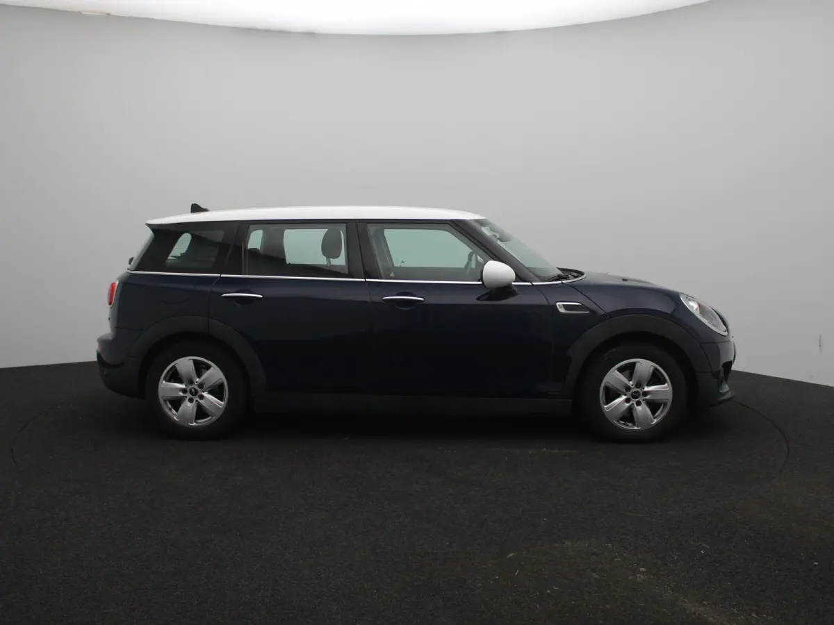 1.5 Cooper Business | Airconditioning | Cruise Control | Lichtmetalen Velgen | Navigatie |