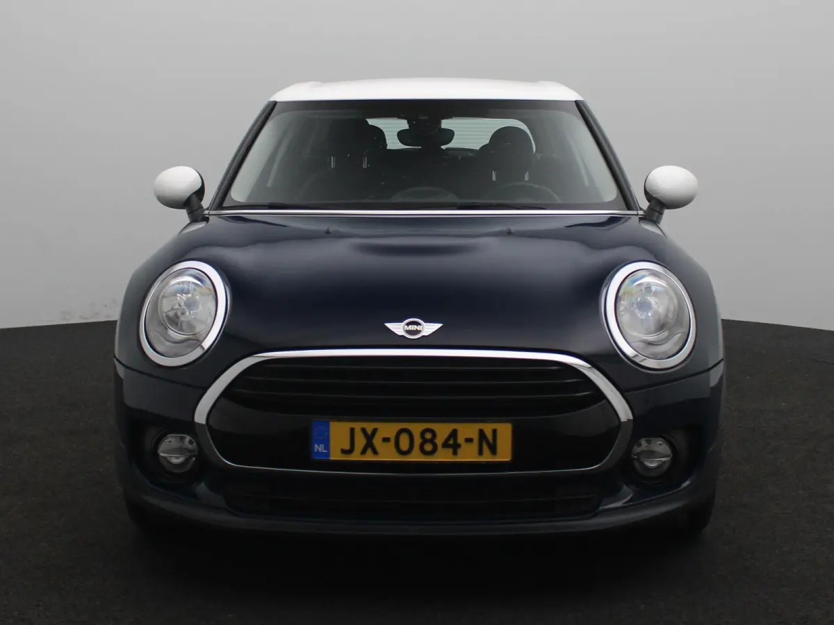 1.5 Cooper Business | Airconditioning | Cruise Control | Lichtmetalen Velgen | Navigatie |