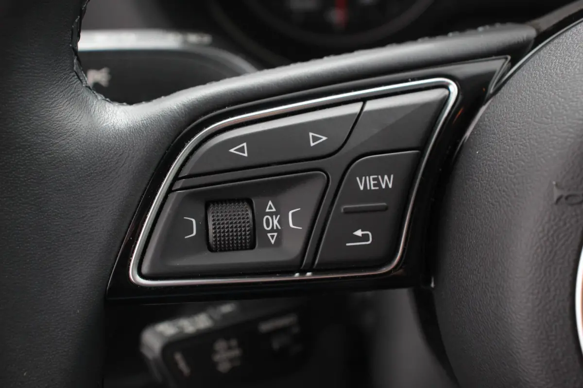 35 TFSI 150pk S-Tronic Prestige Navigatie Apple Carplay/Android Auto Camera Parkeersensoren Adaptive Cruise Control Stoelverwarming Climate Control Lichtmetalen velgen
