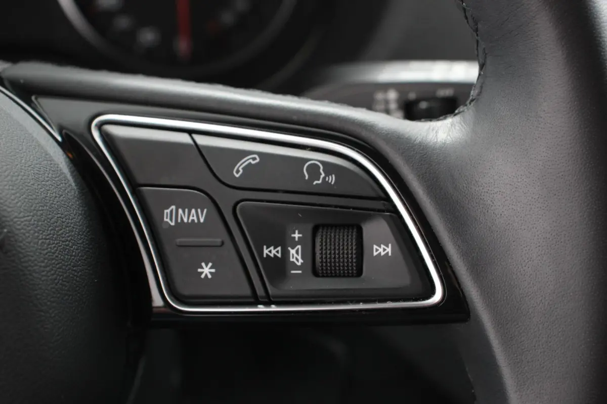 35 TFSI 150pk S-Tronic Prestige Navigatie Apple Carplay/Android Auto Camera Parkeersensoren Adaptive Cruise Control Stoelverwarming Climate Control Lichtmetalen velgen