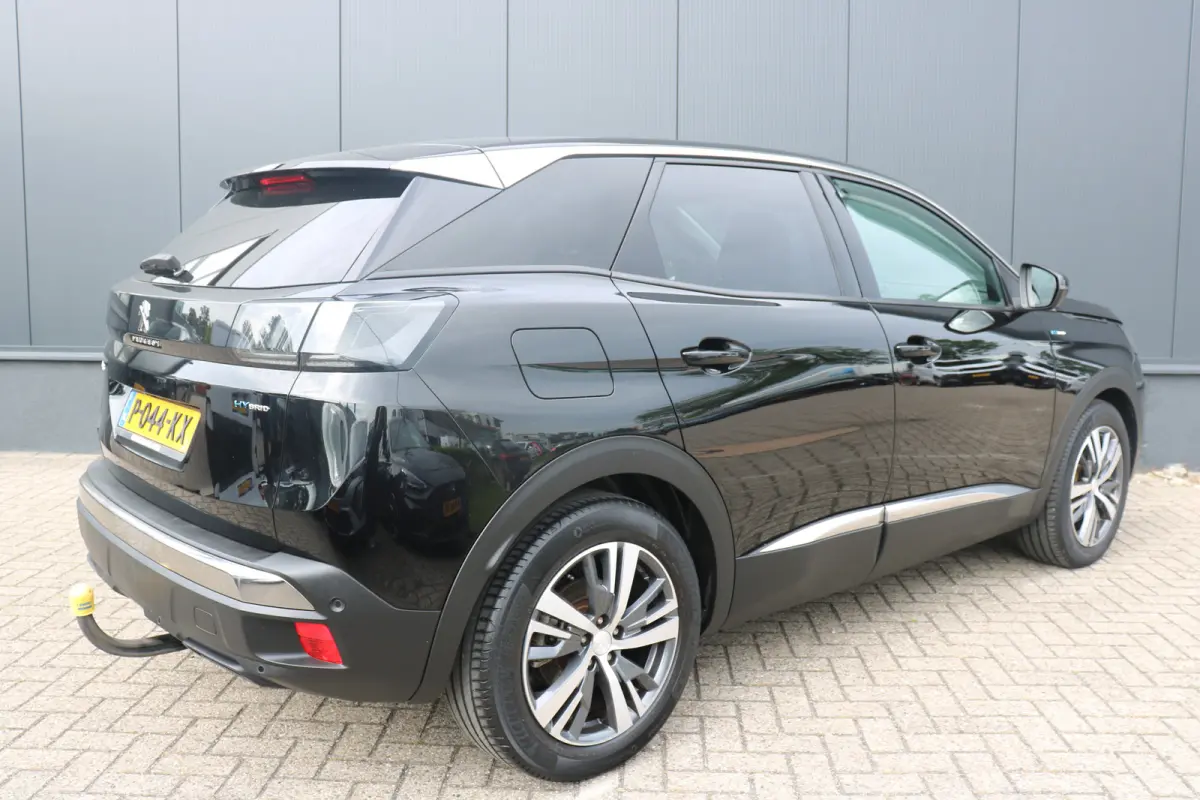 1.6 HYbrid 225 Blue Lease Allure | Navi | Trekhaak | Stoekverwarm. | Keyless Entry | Cruise control | PDC V+A | DAB |