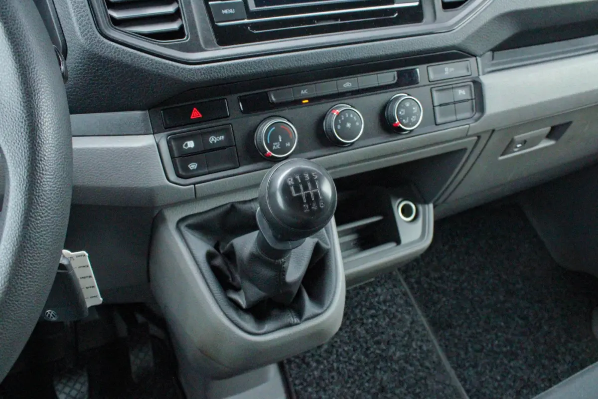 35 2.0 TDI 140pk L4H3 Highline EURO 6 | Achteruitrijcamera | Cruise Control | Imperiaal | Side Assist | Trekhaak