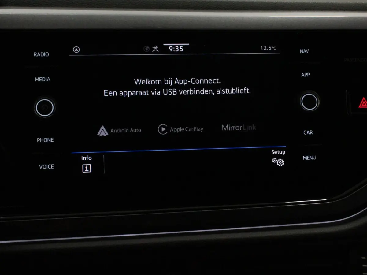 1.0 TSI 110pk Highline Navigatie Apple Carplay/Android Auto Parkeersensoren Stoelverwarming Ledverlichting Getinte ramen Climate Control