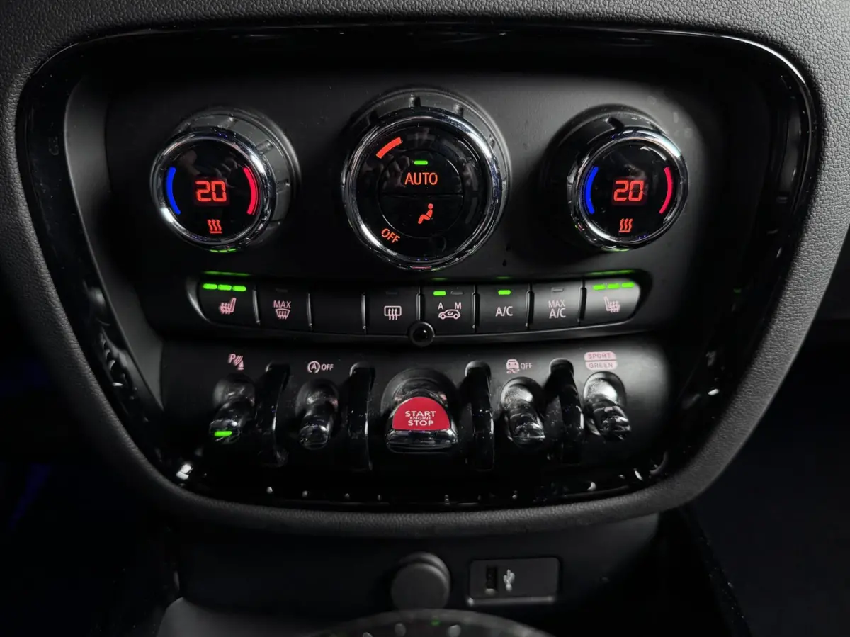 1.5 AUTOMAAT|DEALEROH|LED|CARPLAY|INDIAN RED