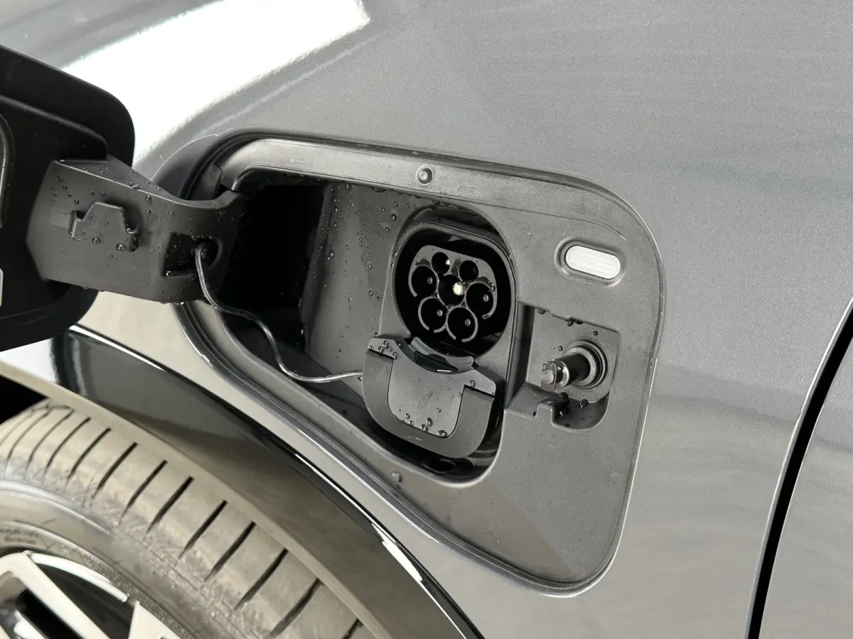 1.5 eHybrid R-Line | Trekhaak-pakket | Navigatie-pakket | Stoel- & stuurverwarming