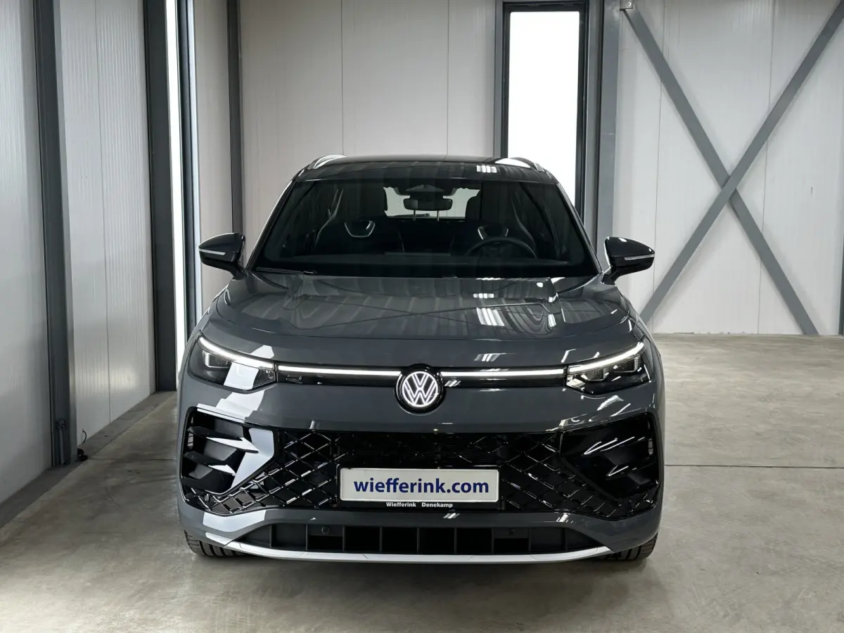 1.5 eHybrid R-Line | Trekhaak-pakket | Navigatie-pakket | Stoel- & stuurverwarming