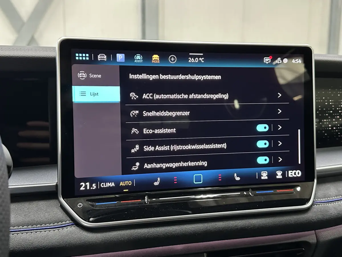 1.5 eHybrid R-Line | Trekhaak-pakket | Navigatie-pakket | Stoel- & stuurverwarming