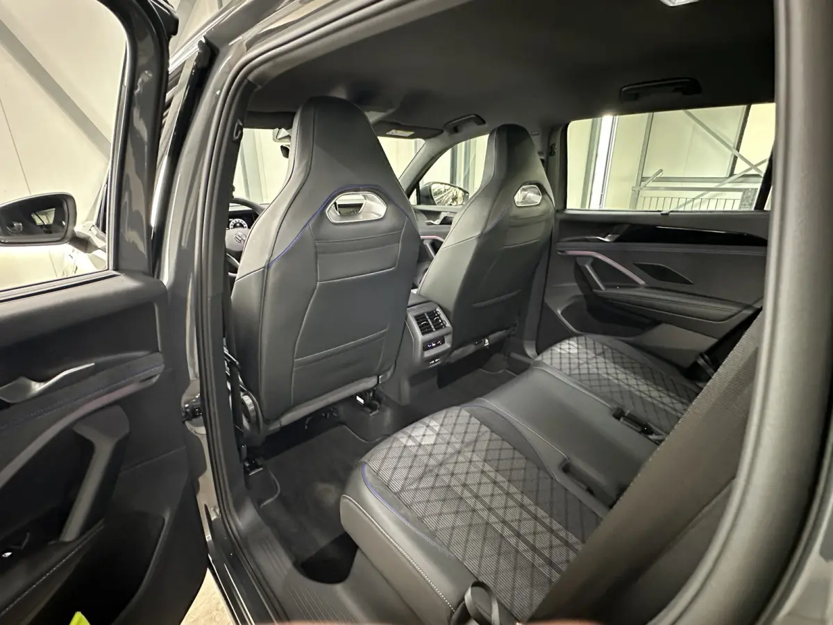 1.5 eHybrid R-Line | Trekhaak-pakket | Navigatie-pakket | Stoel- & stuurverwarming
