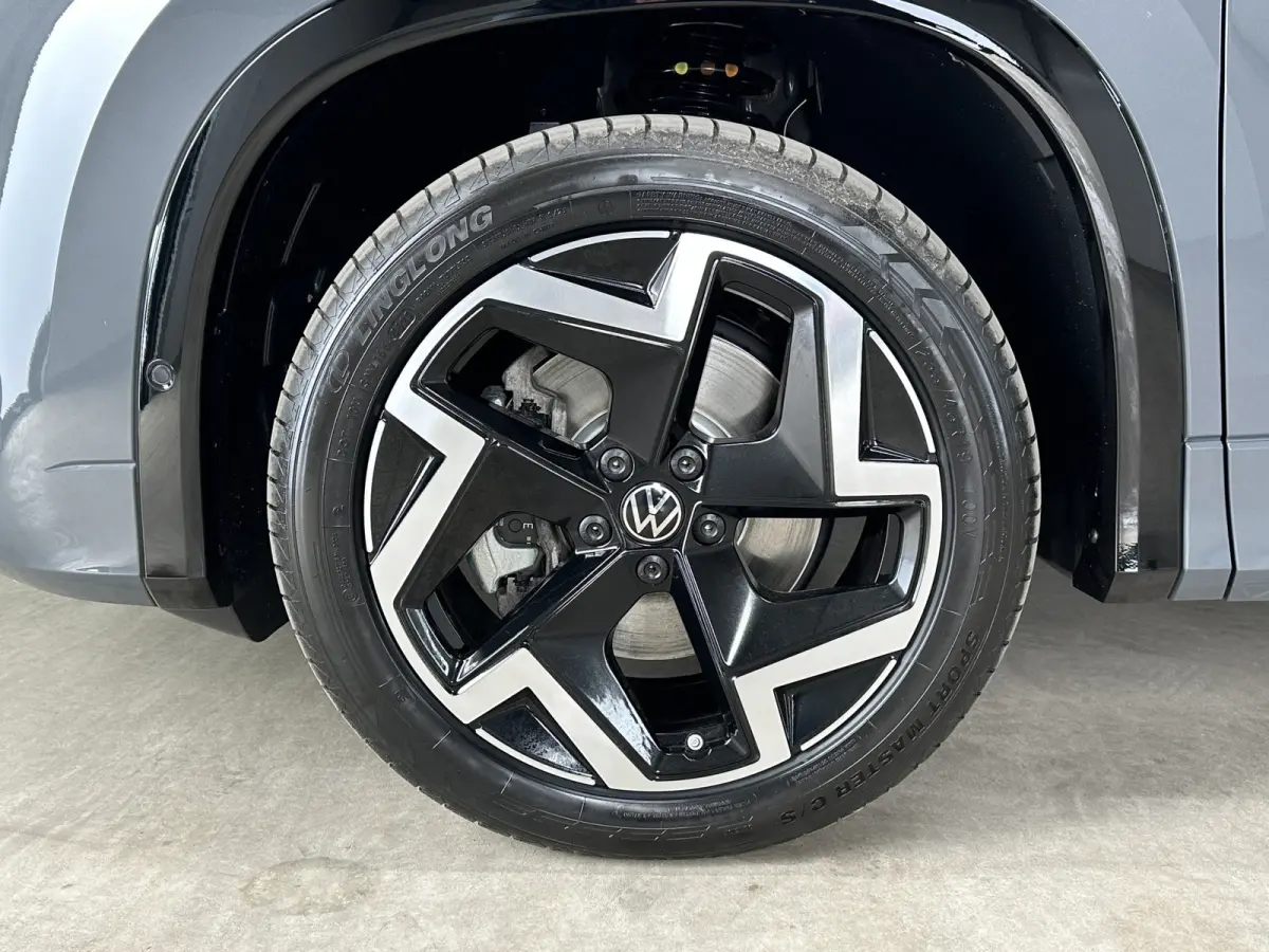 1.5 eHybrid R-Line | Trekhaak-pakket | Navigatie-pakket | Stoel- & stuurverwarming