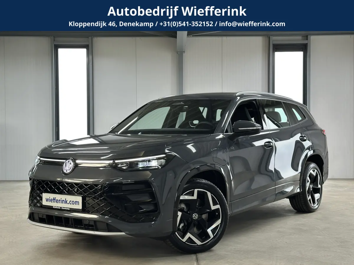 1.5 eHybrid R-Line | Trekhaak-pakket | Navigatie-pakket | Stoel- & stuurverwarming