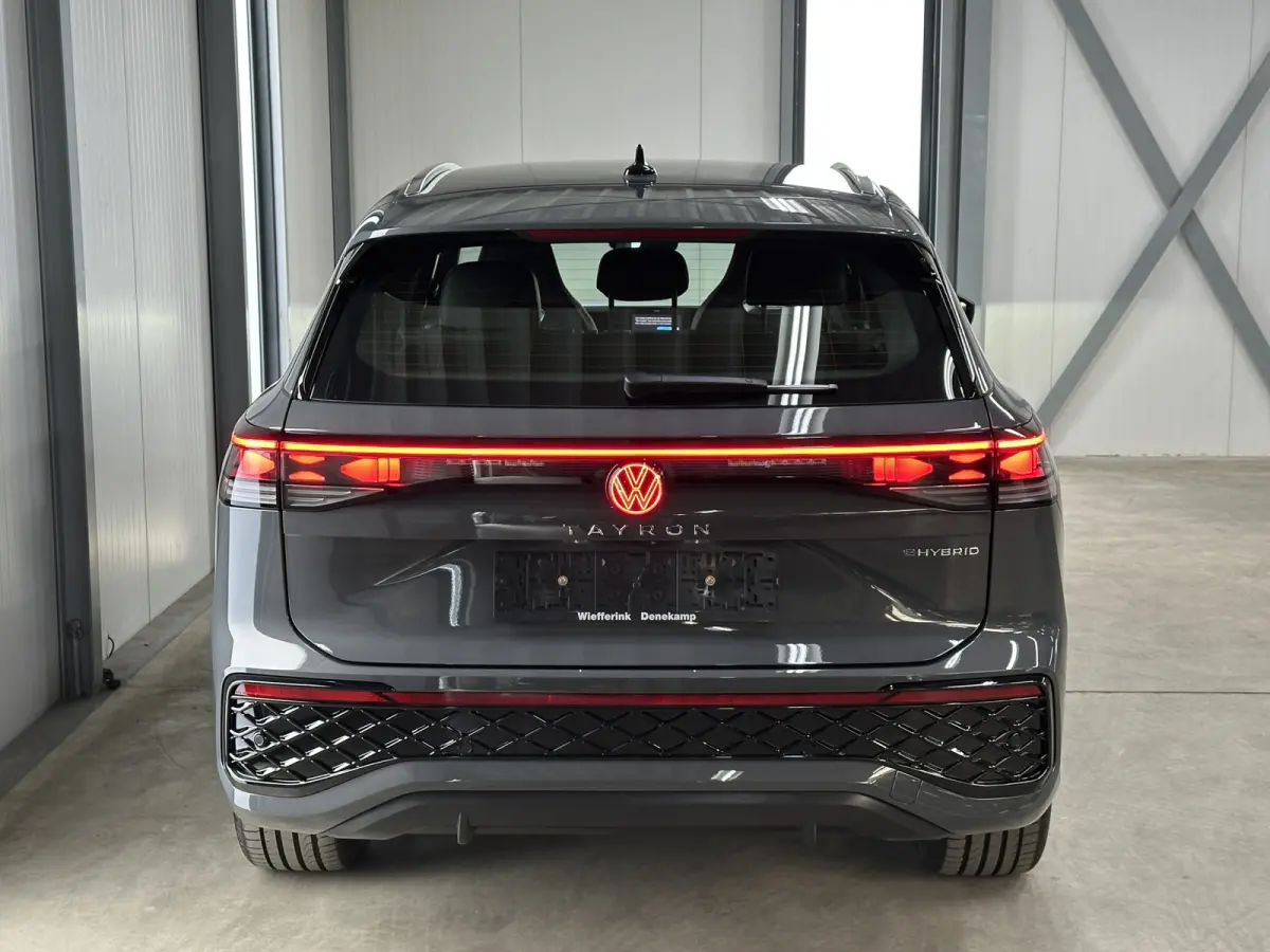 1.5 eHybrid R-Line | Trekhaak-pakket | Navigatie-pakket | Stoel- & stuurverwarming