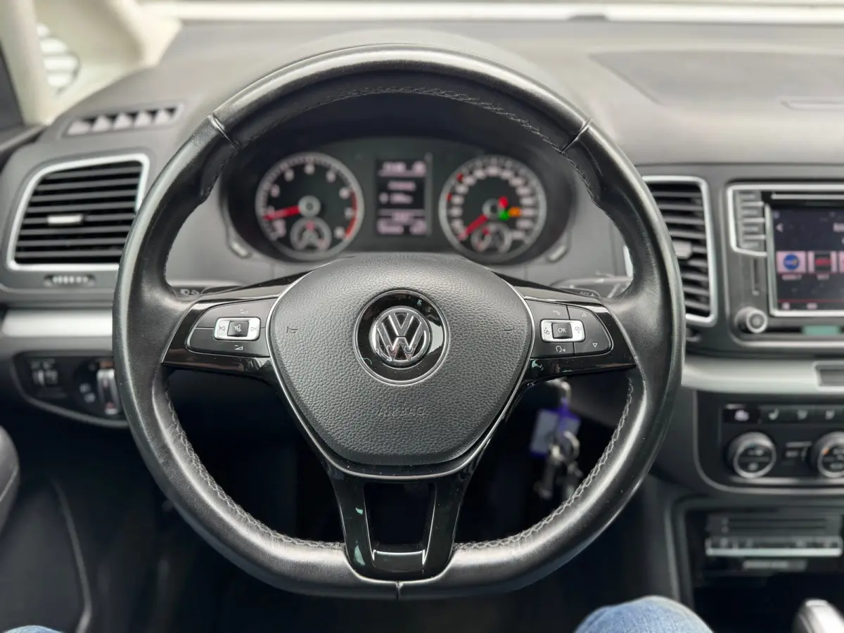 1.4 TSI Exclusive Autom,7 Persoons,stoelverwarming,carplay/navigatie