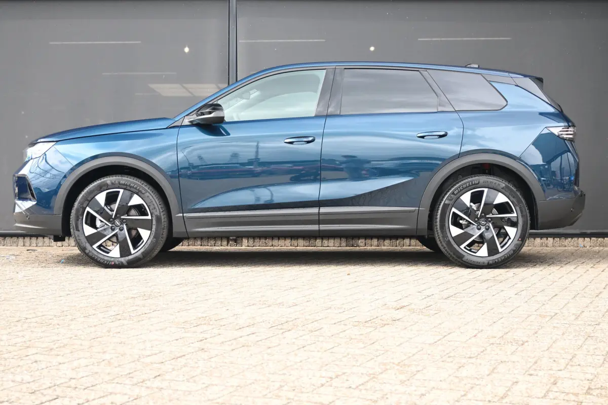 1.2 Turbo Hybrid Business Edition DEMO-DEAL! | Navigatie | Stoel/Stuurverwarming | Achteruitrijcamera | Comfortstoelen | !!