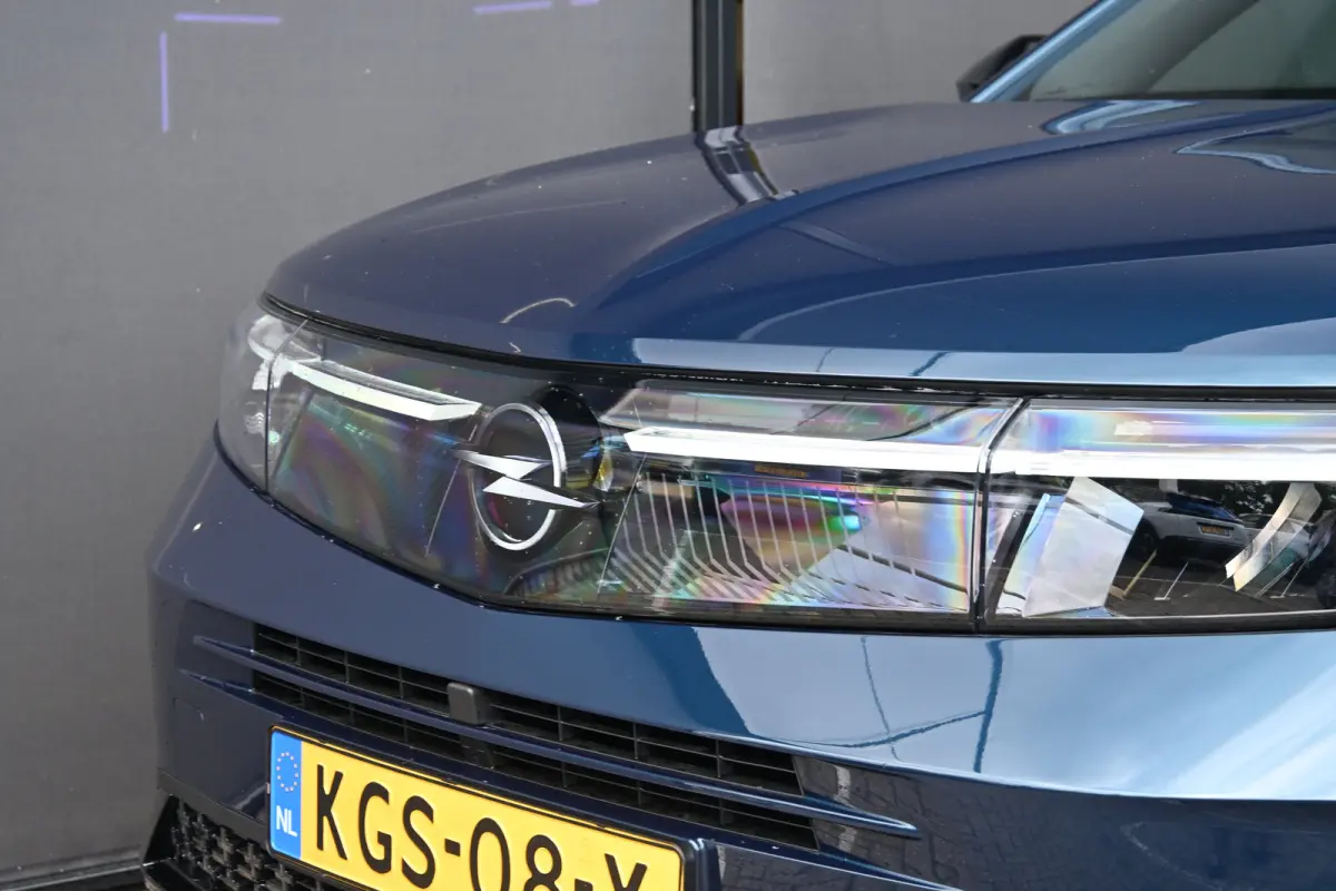 1.2 Turbo Hybrid Business Edition DEMO-DEAL! | Navigatie | Stoel/Stuurverwarming | Achteruitrijcamera | Comfortstoelen | !!