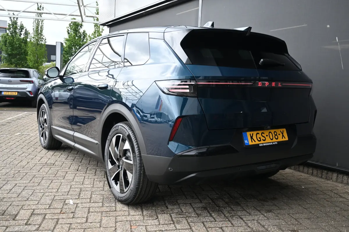 1.2 Turbo Hybrid Business Edition DEMO-DEAL! | Navigatie | Stoel/Stuurverwarming | Achteruitrijcamera | Comfortstoelen | !!
