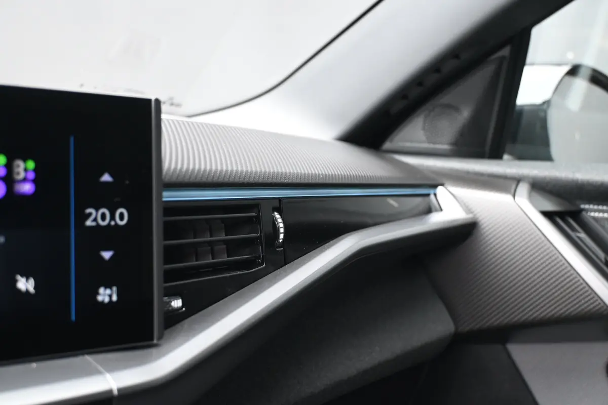 1.2 Turbo Hybrid Business Edition DEMO-DEAL! | Navigatie | Stoel/Stuurverwarming | Achteruitrijcamera | Comfortstoelen | !!