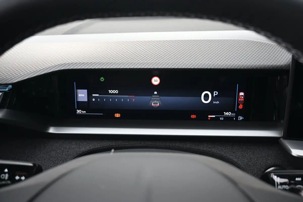 1.2 Turbo Hybrid Business Edition DEMO-DEAL! | Navigatie | Stoel/Stuurverwarming | Achteruitrijcamera | Comfortstoelen | !!