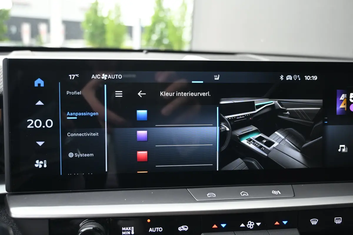 1.2 Turbo Hybrid Business Edition DEMO-DEAL! | Navigatie | Stoel/Stuurverwarming | Achteruitrijcamera | Comfortstoelen | !!