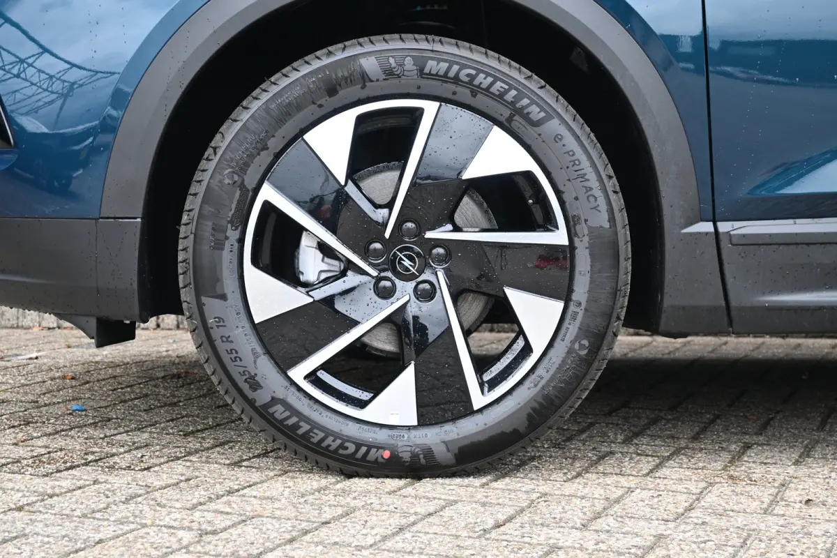 1.2 Turbo Hybrid Business Edition DEMO-DEAL! | Navigatie | Stoel/Stuurverwarming | Achteruitrijcamera | Comfortstoelen | !!
