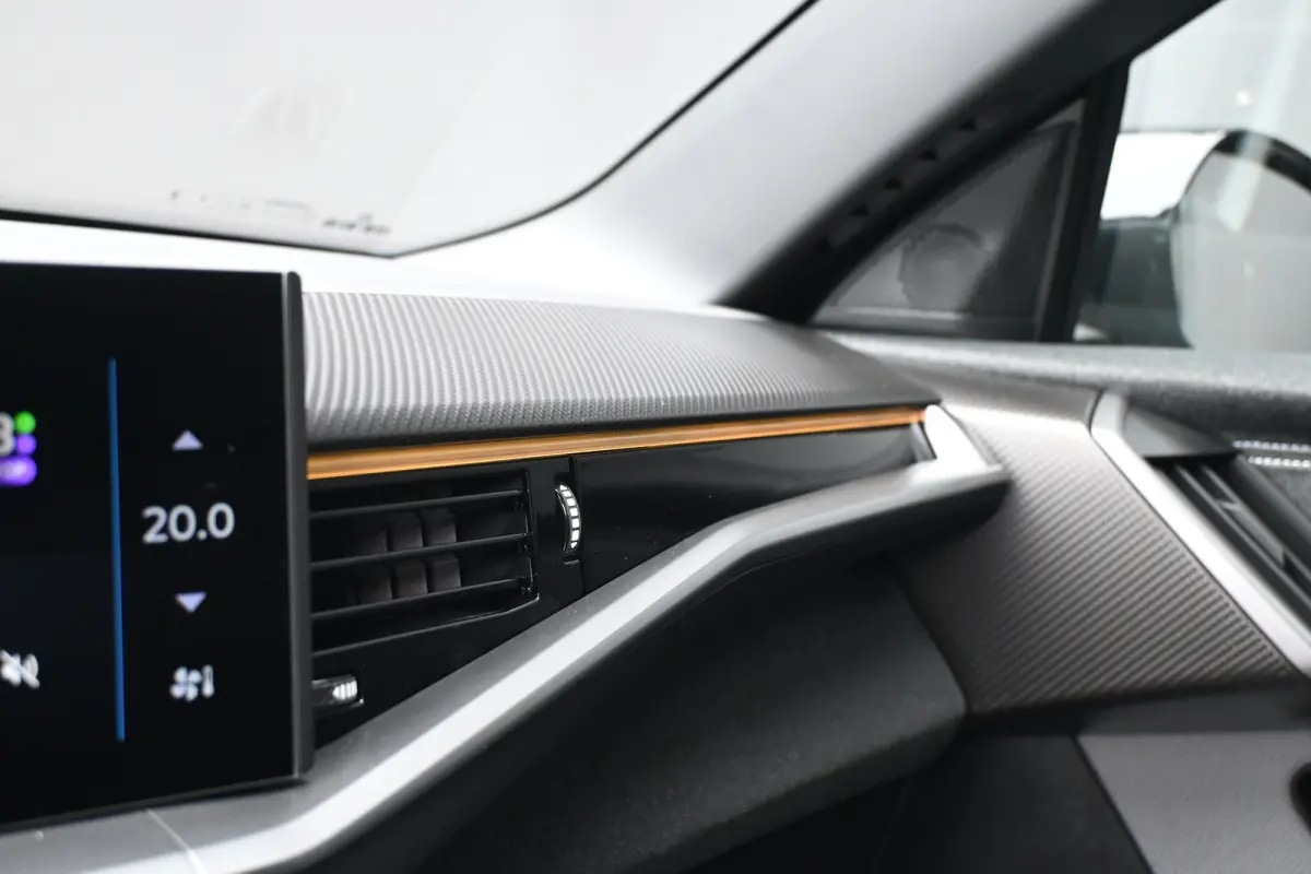 1.2 Turbo Hybrid Business Edition DEMO-DEAL! | Navigatie | Stoel/Stuurverwarming | Achteruitrijcamera | Comfortstoelen | !!