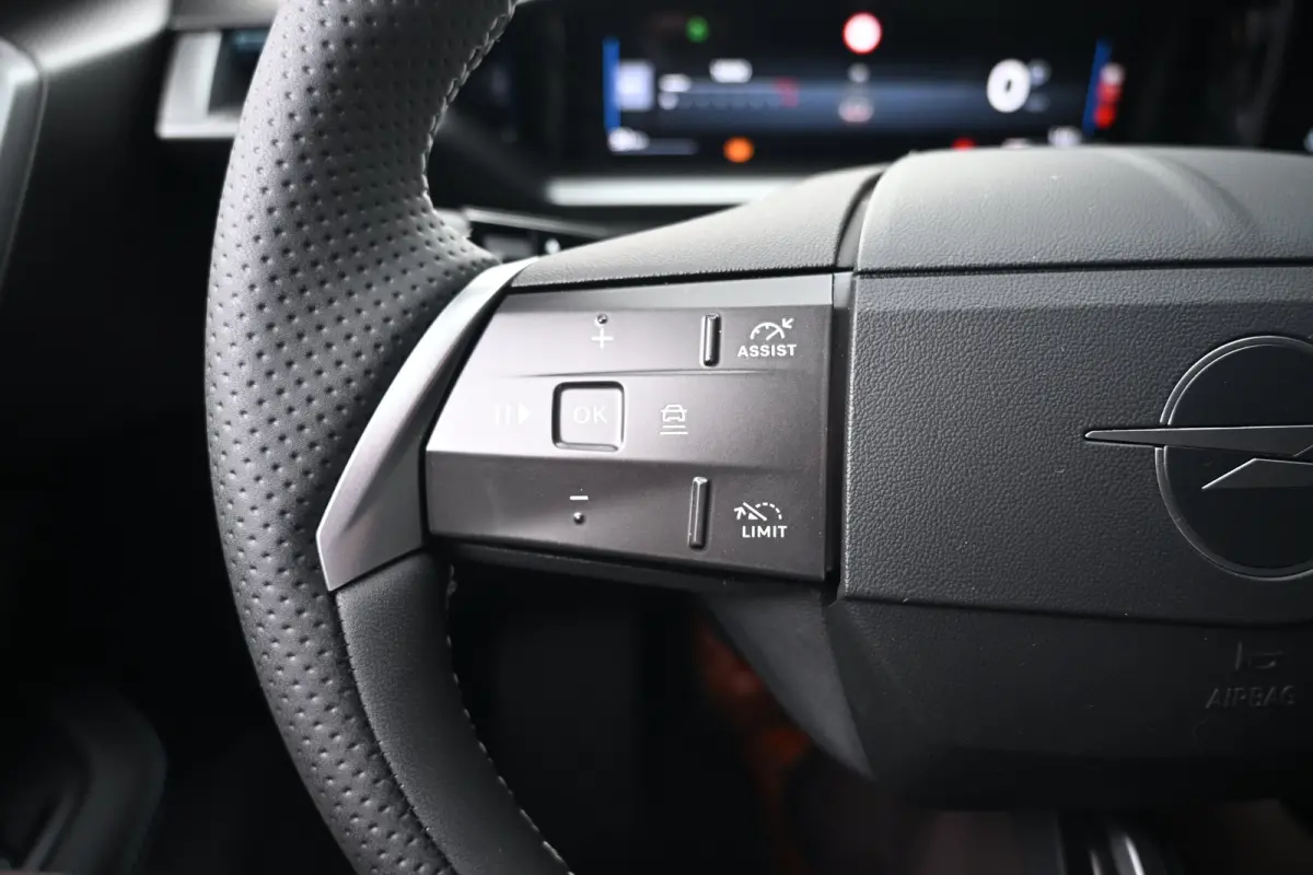1.2 Turbo Hybrid Business Edition DEMO-DEAL! | Navigatie | Stoel/Stuurverwarming | Achteruitrijcamera | Comfortstoelen | !!